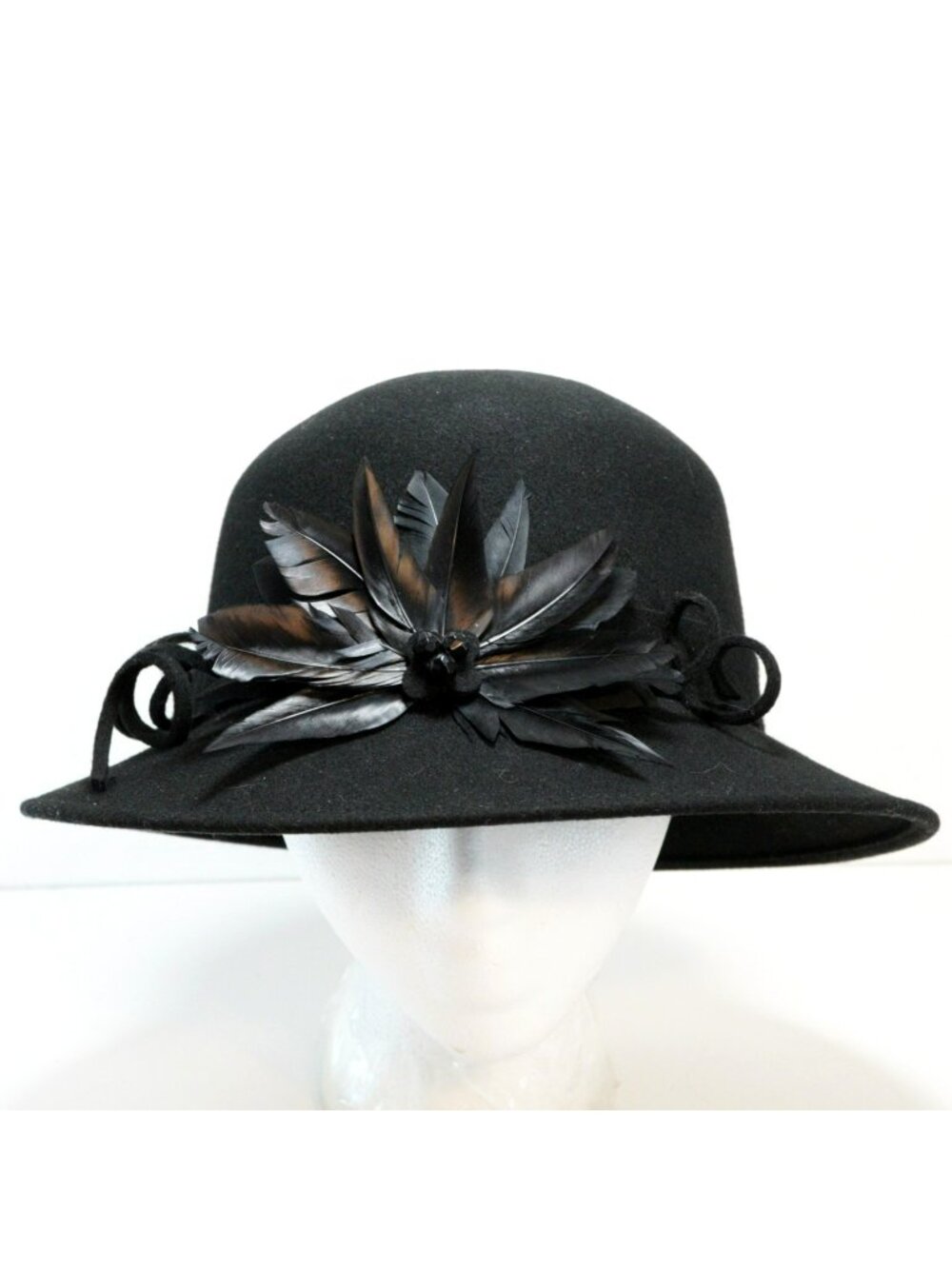 Betmar New York Black Wool Cloche Hat Feather Trim Women's Gatsby Style
